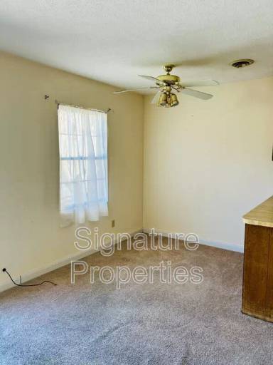 Main picture of 702 Barrows Mill Rd