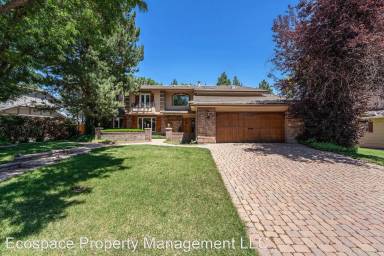 Main picture of 10783 E Berry Ave