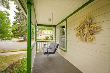 Main picture of 301 N 3rd Ave