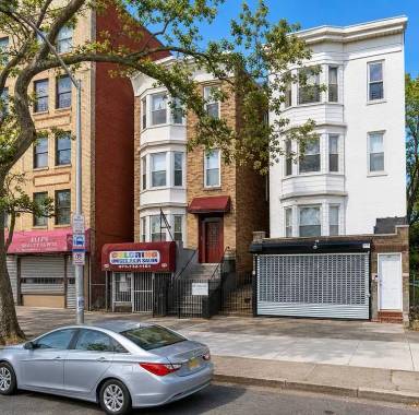 Main picture of 113 Elizabeth Ave