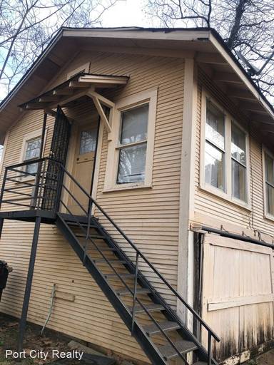 Main picture of 2610 1/2 Emery St