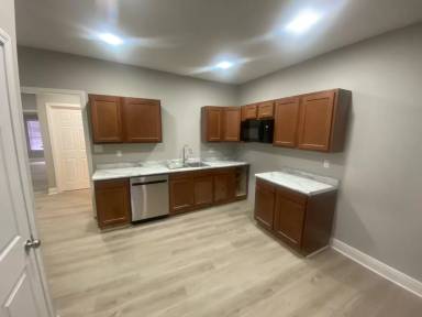Main picture of 2224 Langley Avenue
