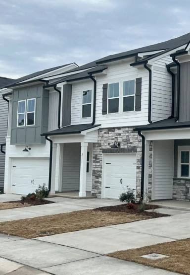 Main picture of 2111 Regal Dr