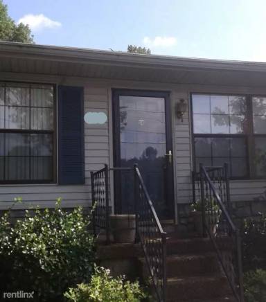 Main picture of 217 Ash Grove Dr