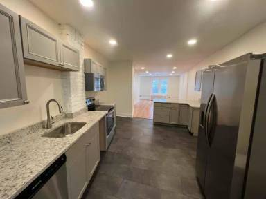 Main picture of 16 N Center St