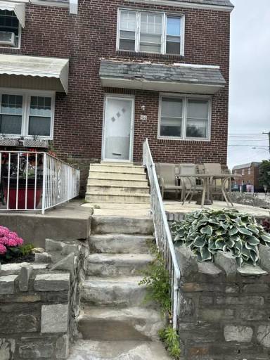 Main picture of 1100 Alcott St