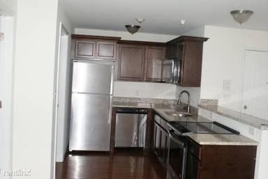 Main picture of 50 S Pearl St