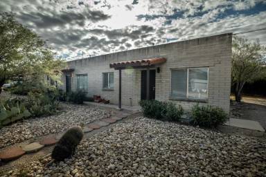 Main picture of 3962 E Presidio Rd