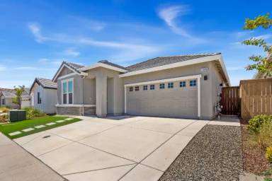 Main picture of 1305 Swallowtail Dr