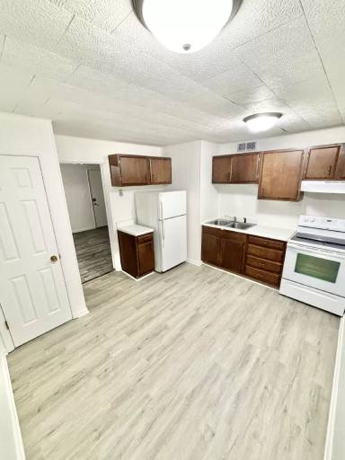 Main picture of 1644 W Adams St