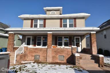 Main picture of 118 W 8th St