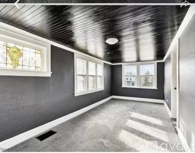 Main picture of 1575 Saint Charles Ave