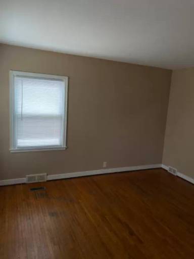 Main picture of 823 S West St