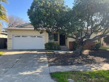 Main picture of 1609 Poppy Way
