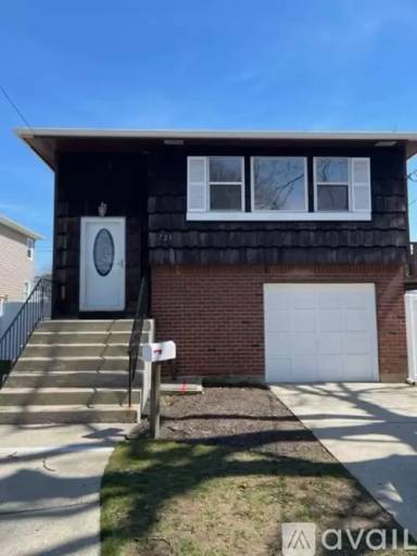 Main picture of 721 Bellmore Rd