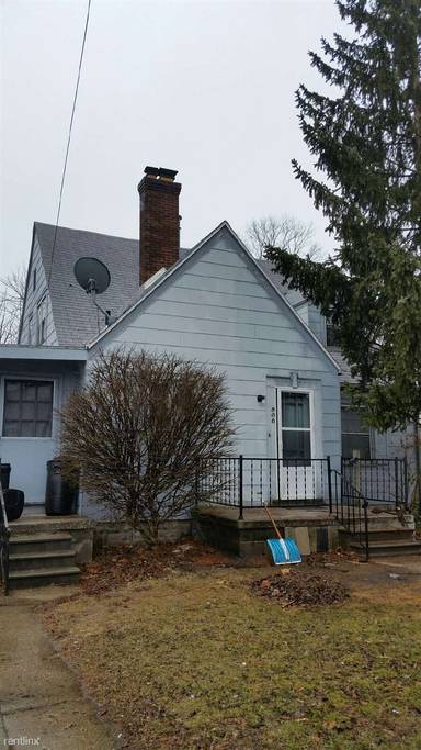 Main picture of 806 E Carpenter St