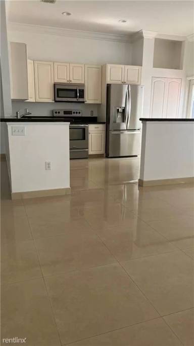 Main picture of 2746 Treasure Cove Cir