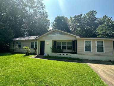 Main picture of 1000 Parkwood Dr
