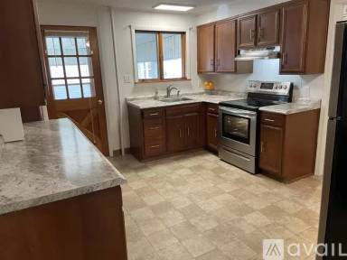 Main picture of 4 Apple Ave