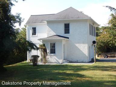 Main picture of 653 N Church Ln