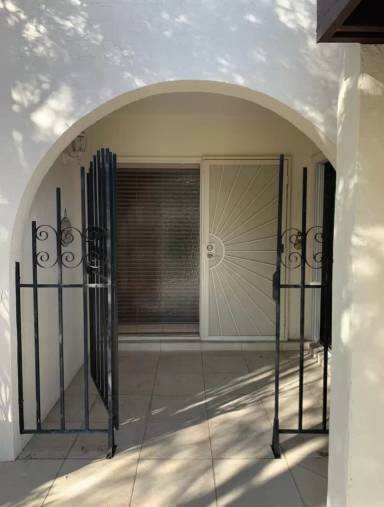 Main picture of 4803 N Via Entrada