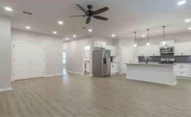 Main picture of 2112 Oak Hollow St