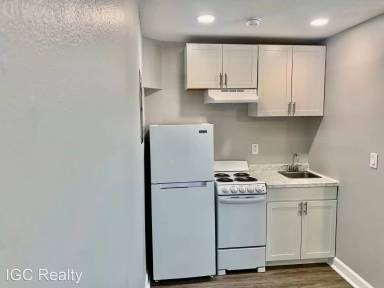 Main picture of 108 W Fee Ave