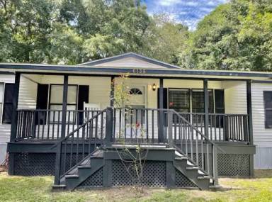 Main picture of 6138 Young St