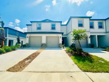 Main picture of 10310 Trumpet Honeysuckle Way