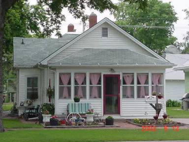 Main picture of 315 W 7th St