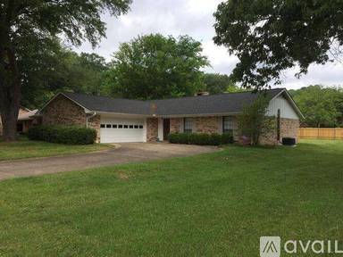 Main picture of 627 Mr Henrys Dr