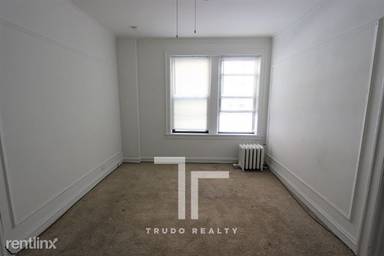 Main picture of 420 W Melrose St