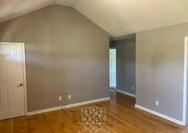 Main picture of 206 Coates Rd