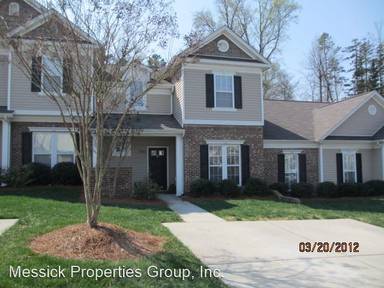 Main picture of 5922 Fox Ridge Ln
