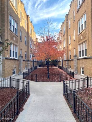Main picture of 3521 W Franklin Blvd