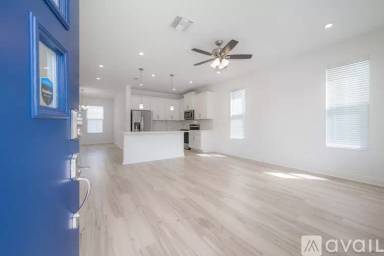 Main picture of 2703 W Fig St