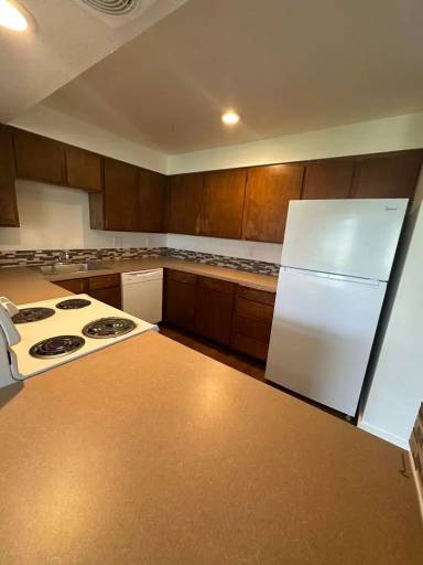 Main picture of 2728 W Maplewood Ave