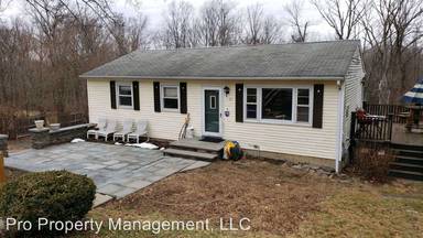 Main picture of 31 Overlook Dr