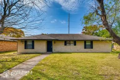 Main picture of 214 Buffalo Creek Dr