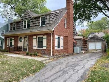 Main picture of 724 W Gregory Blvd