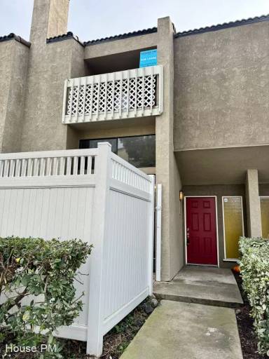 Main picture of 380 W Wilson St