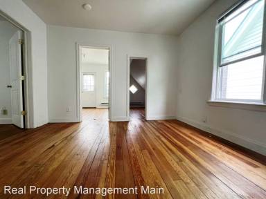 Main picture of 3166 Hanley St