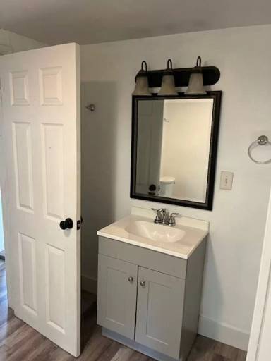 Main picture of 2428 S Madison St