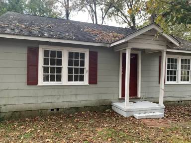 Main picture of 617 Briarwood Cir NW