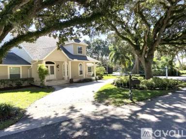 Main picture of 1000 Winding River Rd
