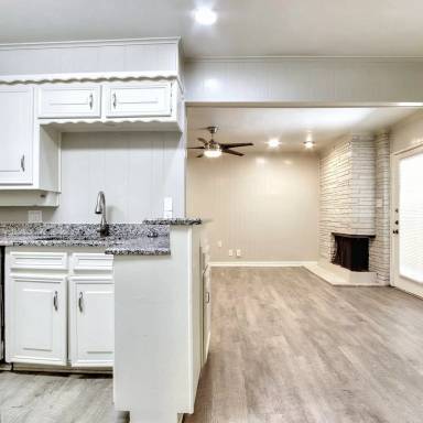 Main picture of 4439 Altamesa Blvd