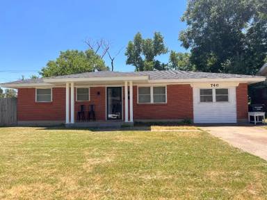 Main picture of 736 SW 4th Pl