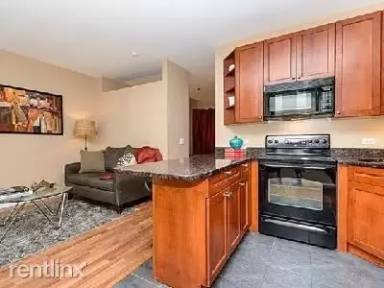 Main picture of 180 W Lake St