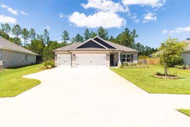 Main picture of 102 Polaris Pl