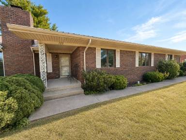 Main picture of 122 N Fairway Rd